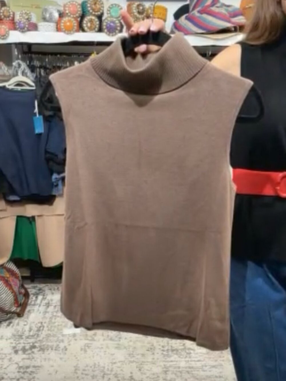 MOMS SWEATER SLEEVELESS